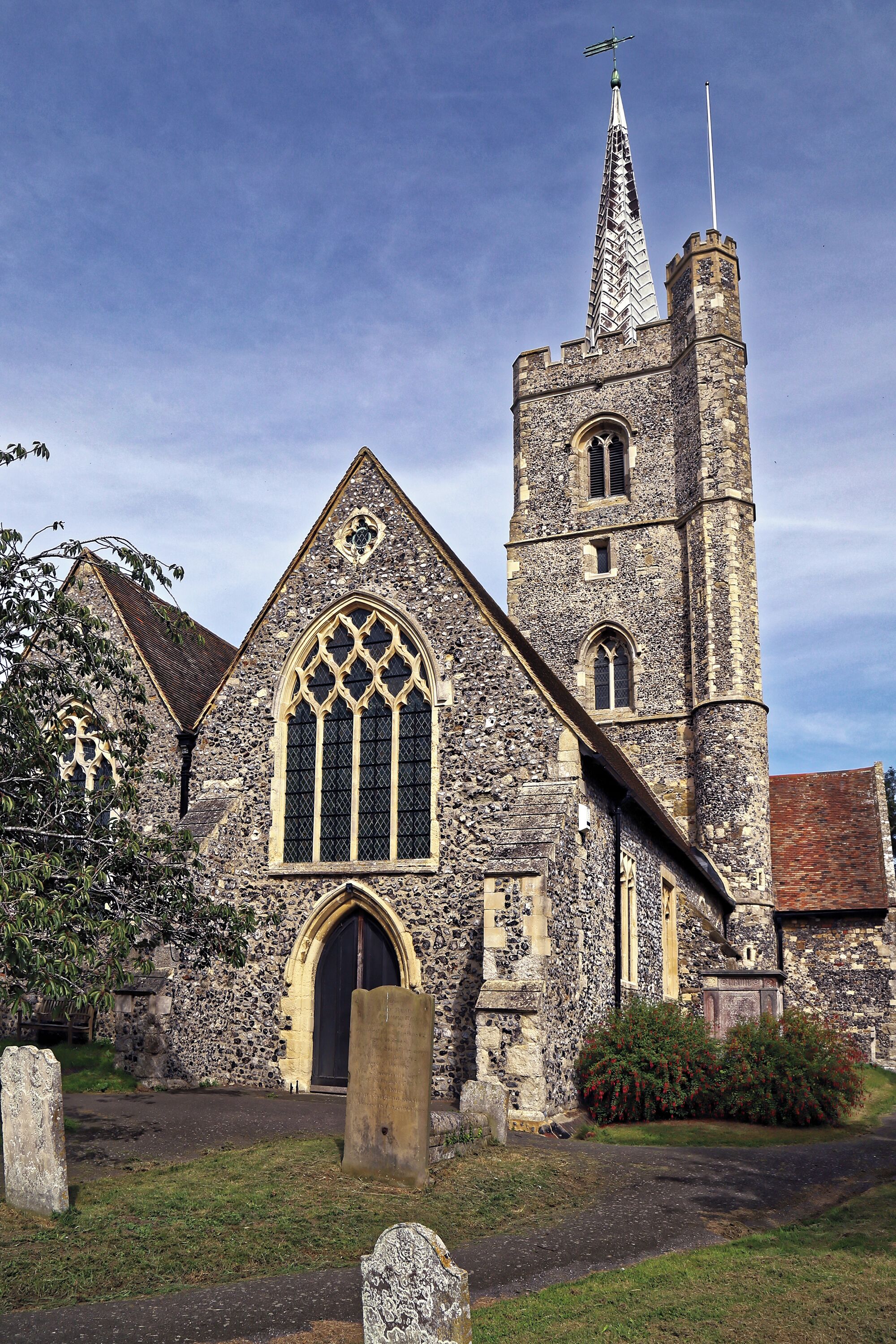 The nave at the west of the tower crossing of St Nicholas' parish church, Ash, Dover, Kent, England. Camera: Canon EOS 6D Mark II with Canon EF 24-105mm F4L IS USM lens. Software: File lens-corrected, optimized, perhaps cropped, with DxO OpticsPro 11 Elite, and likely further optimized with Adobe Photoshop CS2.
