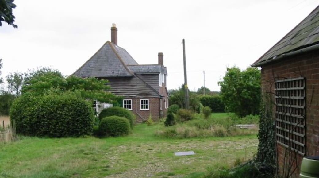 View from footpath beside Staple Church Marked on map as 'Church Orchard'.