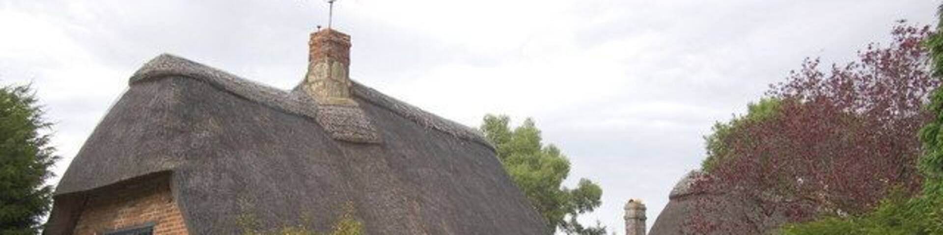 Thatched cottages in Gretton