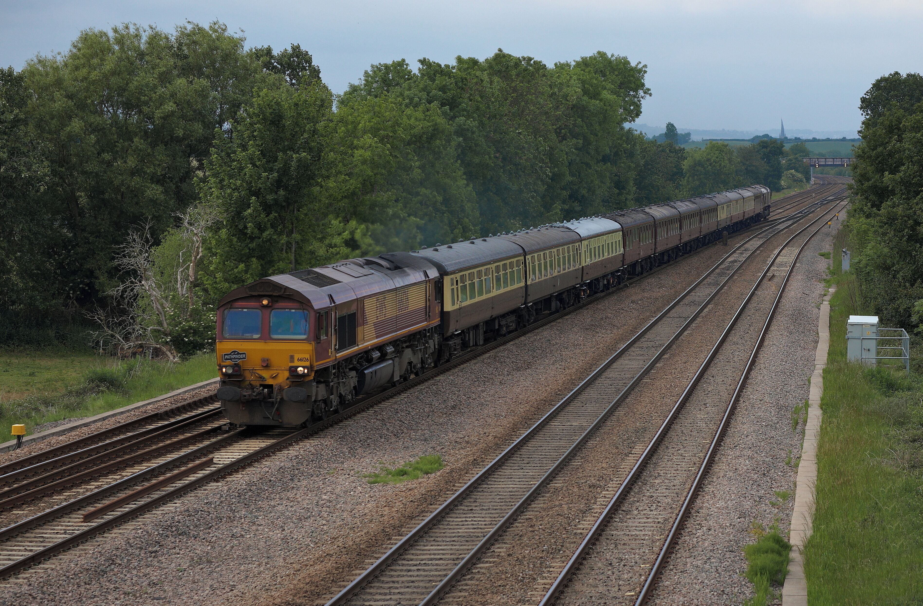 66126 passes Tupton working 1Z66 Buxton - Salisbury return charter