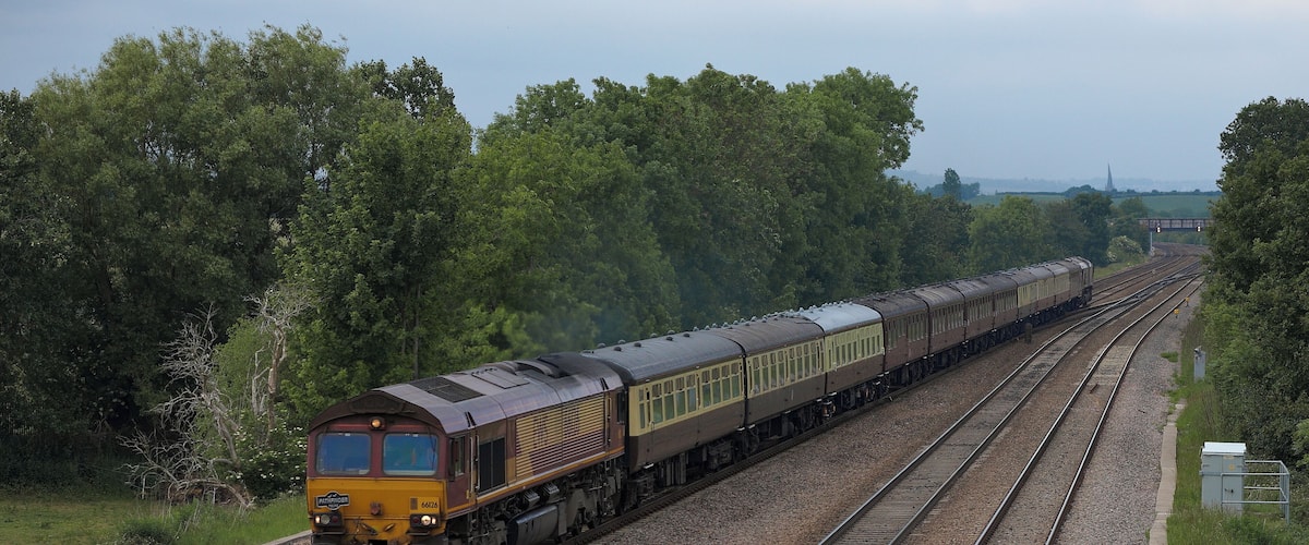 66126 passes Tupton working 1Z66 Buxton - Salisbury return charter