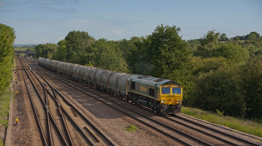 66617 passes Tupton working 6L45 Earles Sidings - West Thurrock loaded cement tanks
