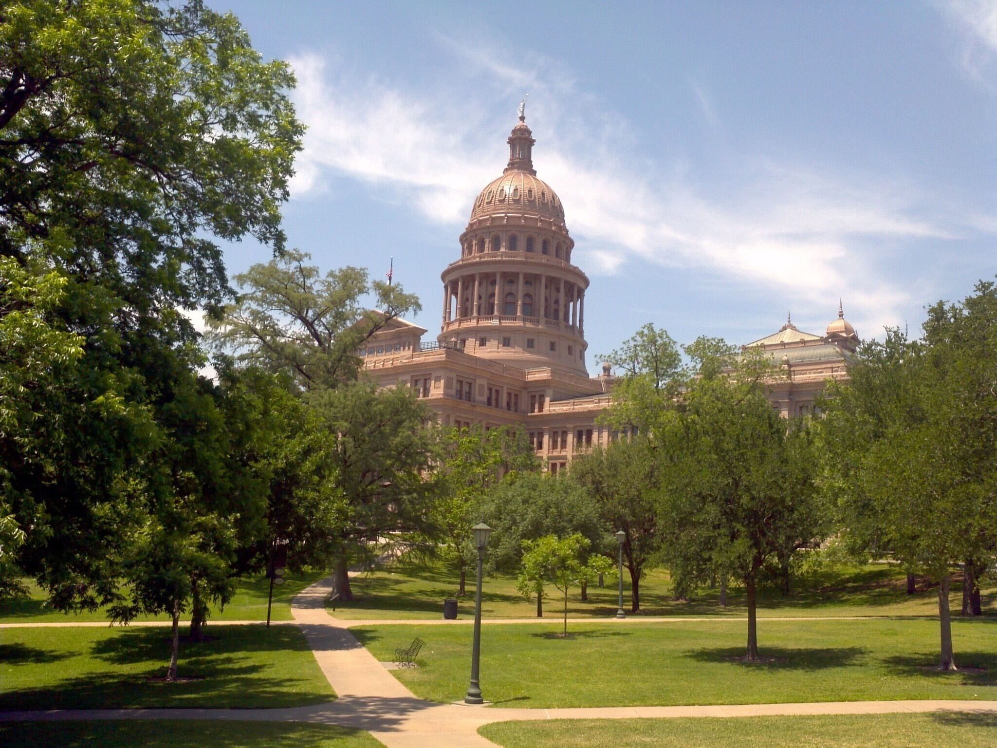 I have to say the Texas State Capitol building is one of the prettiest I have seen.