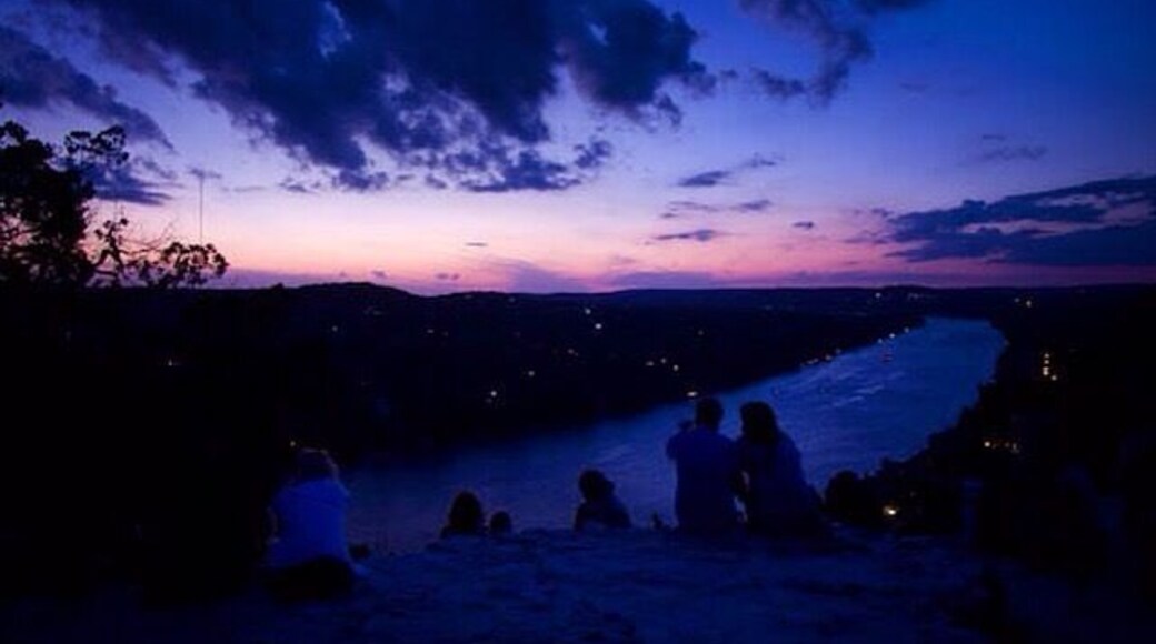 romanizing the sunset at my bonnell. #mtbonnell #atx #sunset #romance