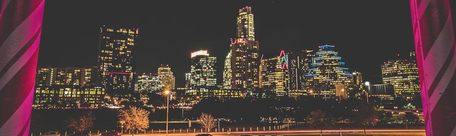 Candy Cane frame.
#downtownaustin #nightphotography #cityskyline