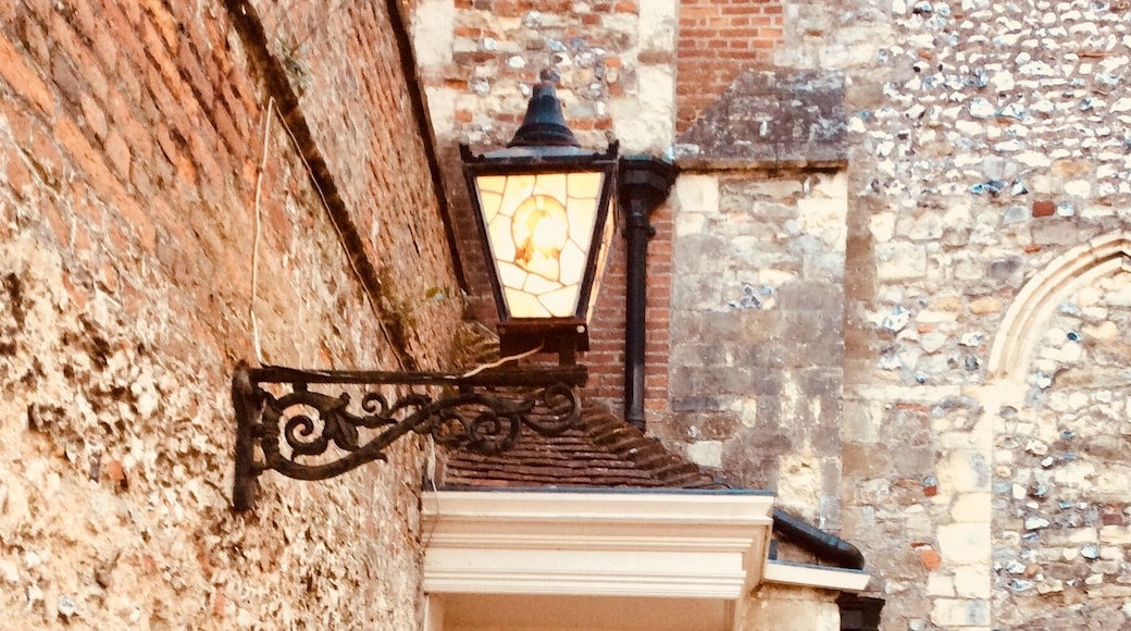 Warm and cloistered beauty spot