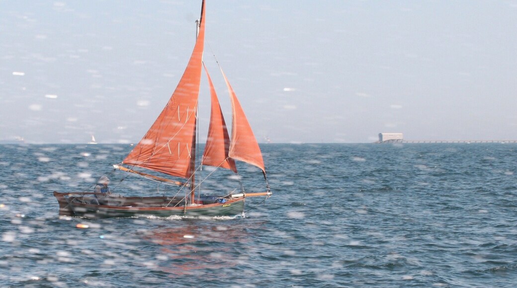 April 2007
Sailing in the English Channel.