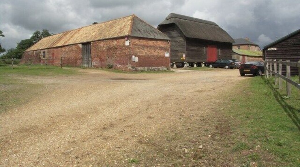Hurn Bridge Farm These old farm buildings are now part of an equestrian centre, although some farming activities appear to continue.