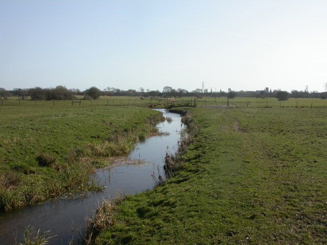Burton, Clockhouse Stream. The stream rises near Bransgore, and flows into the Avon not far South of here. For a view to the North in the village, see 1216461.