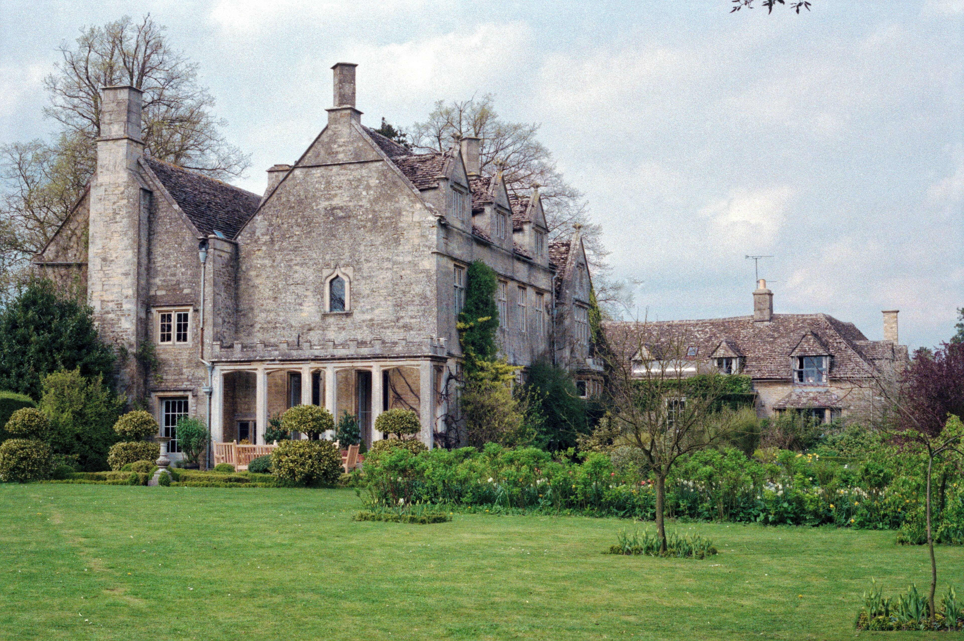 1992 Spring photograph from the gardens at the south of Barnsley House, at the time Rosemary Verey was in residence and directly caring for the garden. Processing: SLR camera Kodak Gold ASA 200-2 film negative scanned with an Epson Perfection V800 using SilverFast 8 scan program, and optimized, cropped and spun with DxO OpticsPro 10 Elite and Adobe Photoshop CS2.