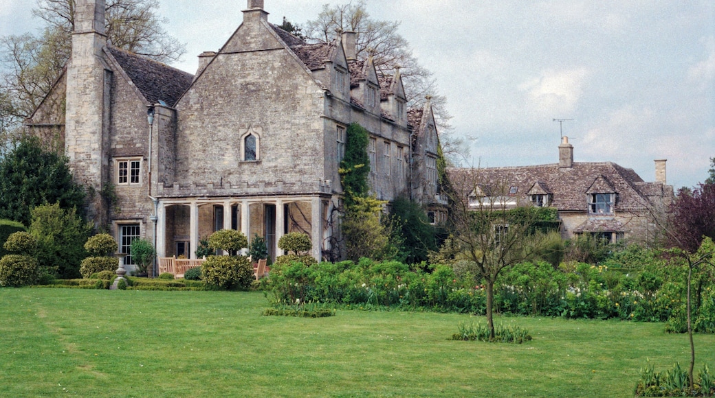 1992 Spring photograph from the gardens at the south of Barnsley House, at the time Rosemary Verey was in residence and directly caring for the garden. Processing: SLR camera Kodak Gold ASA 200-2 film negative scanned with an Epson Perfection V800 using SilverFast 8 scan program, and optimized, cropped and spun with DxO OpticsPro 10 Elite and Adobe Photoshop CS2.