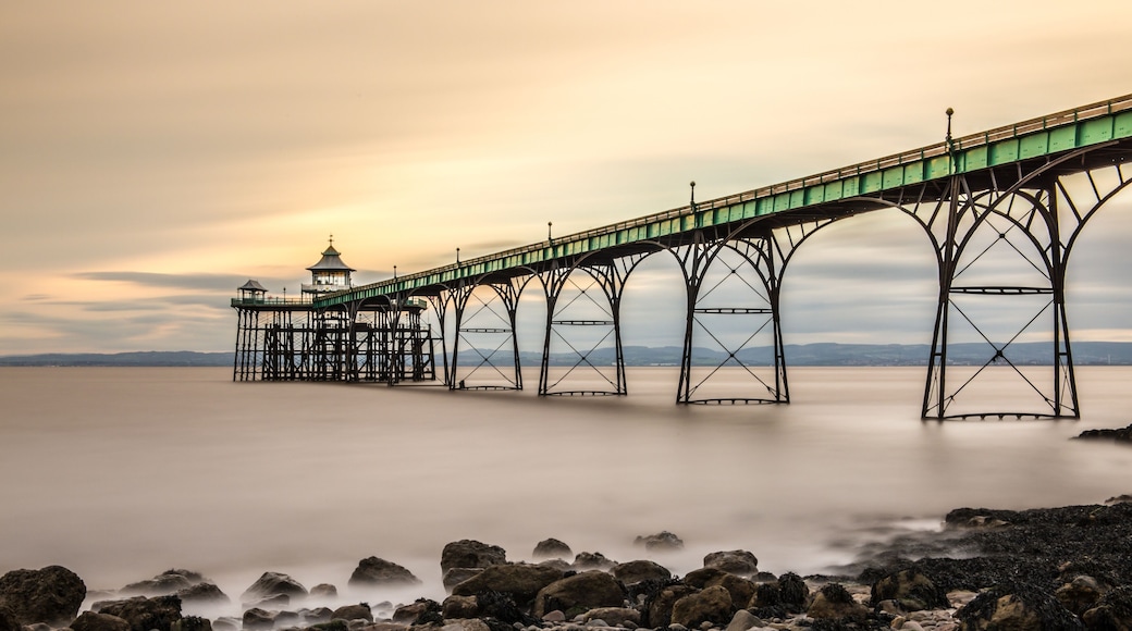 Beautiful shot of the Clevedon Pier in England under the breathtaking colorful sky