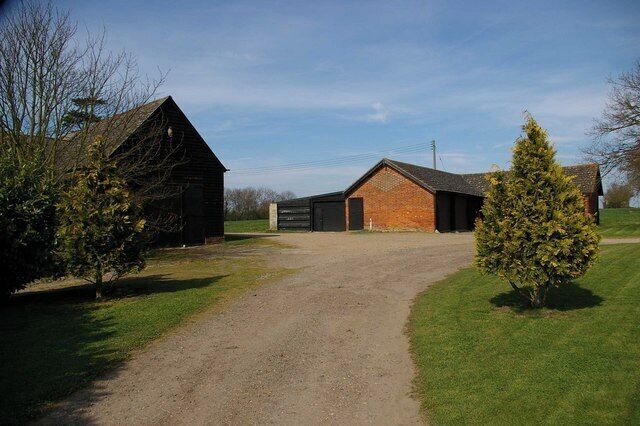 Park Farm This is Park Farm Northwest of Kelvedon the footpath path through the yard takes a sharp right turn a couple of hundred metres from here and leads to Kelvedon.