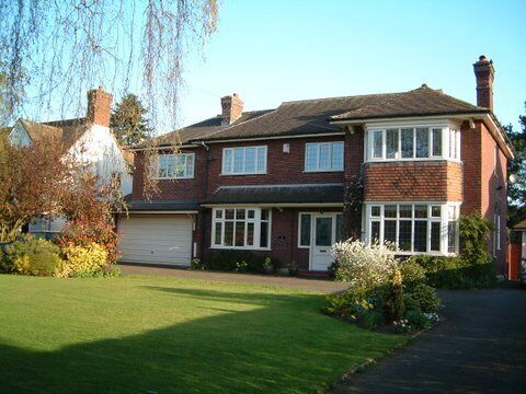Chester Road. Holmes Chapel in the spring