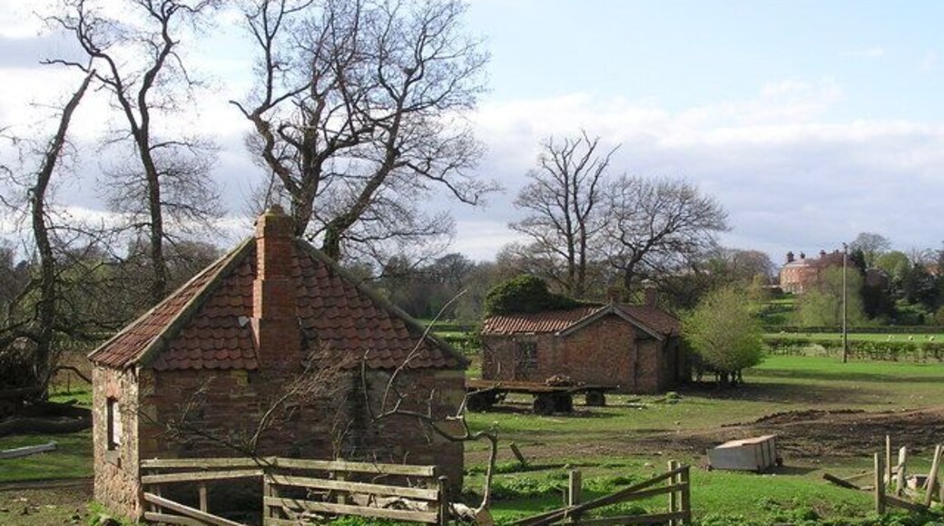 Farm Buildings : Low Hail Farm. Formerly an estate farm owned by Lord Rokeby. Taken from Bridlepath.