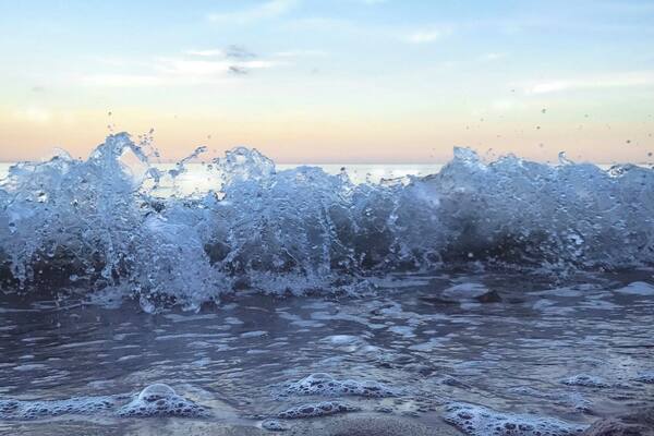 Evening waves on Holcombe beach