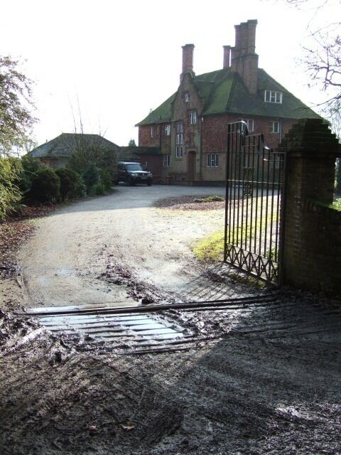 "Dutch Style" House. Perhaps a Edwin Lutyens design?