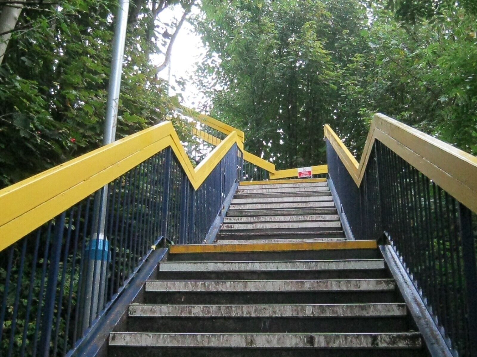 What a cute railway station!