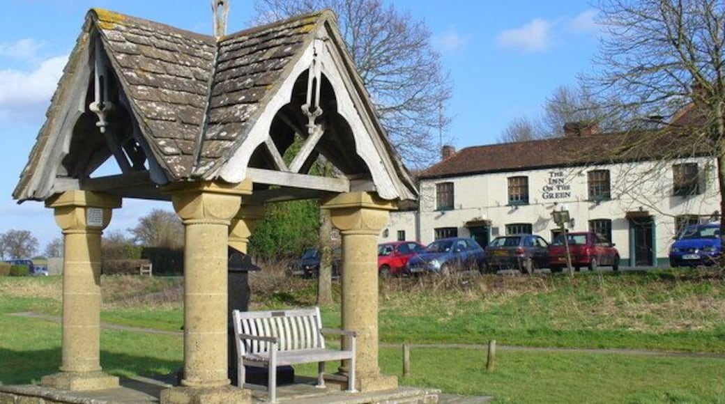 Ockley Well Site of old village well, on the long green bordering the busy A29. Behind the well is The Inn on the Green.