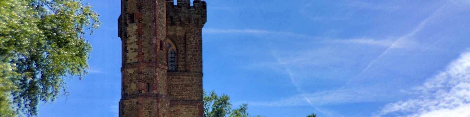 Beautiful viewpoint overlooking a panoramic scene across Surrey with the London skyline in the distance. Telescopes available at top of National Trust Tower. Refreshment bar available.