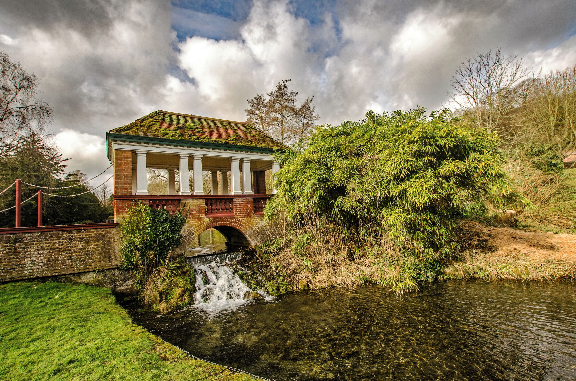 Public gardens, cafe and dog walking area near Dover.