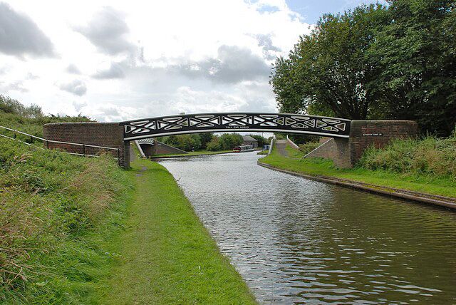 Netherton Tunnel Bridge View in the direction of Windmill End.