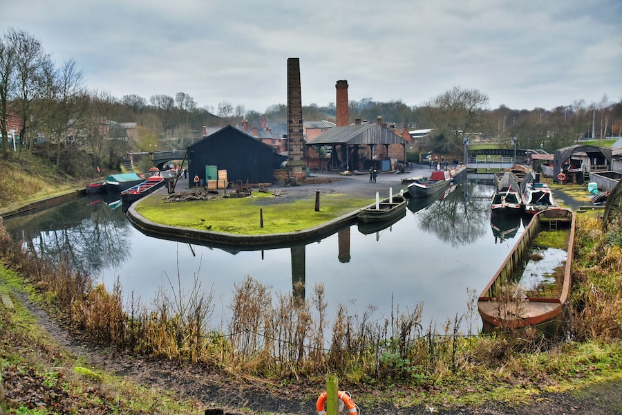 A great local museum for everyone, visit the Black Country Museum which is used for some of the sets in the Peaky Blinders hit TV series. Go back in time with shops, a pub, works and the canal.