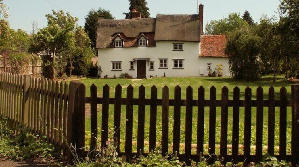 Old thatched cottage at Theydon Bois Many houses stand around the green at Theydon Bois and this cottage is one of the oldest buildings.