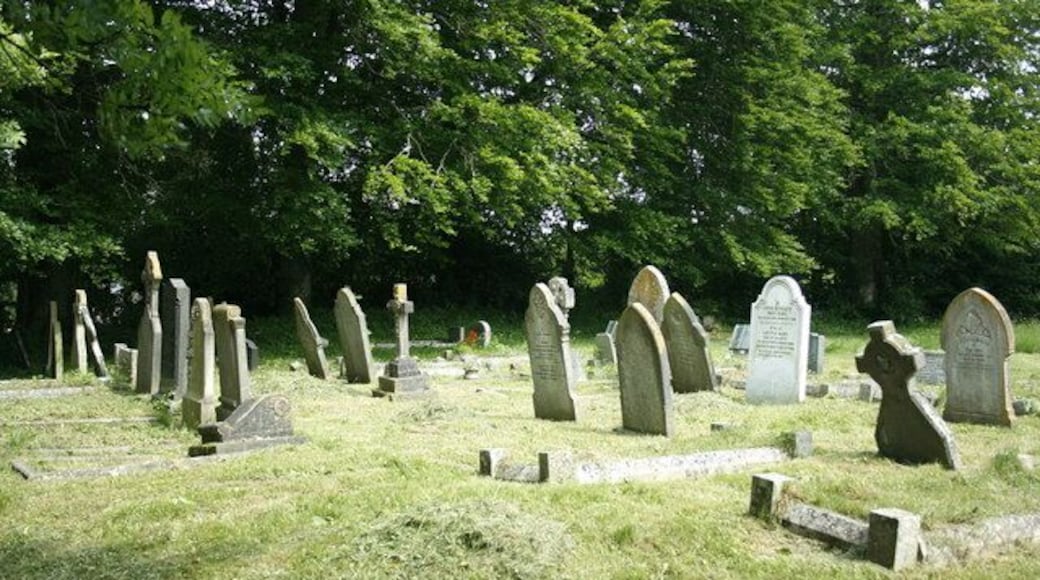 Cemetery, Beckington A suitably quiet spot at the bottom of Berkeley Lane. Much improved following the diversion of the A36 which passed a few yards away.