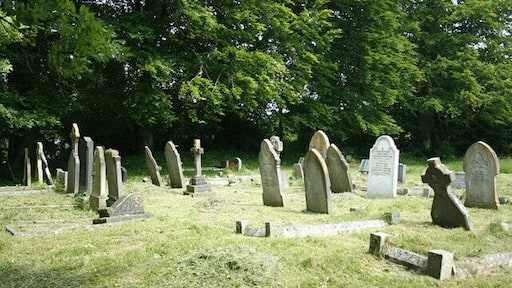 Cemetery, Beckington A suitably quiet spot at the bottom of Berkeley Lane. Much improved following the diversion of the A36 which passed a few yards away.