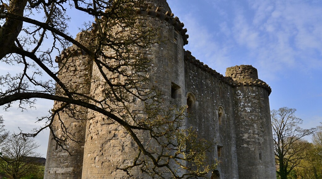Nunney Castle: South tower