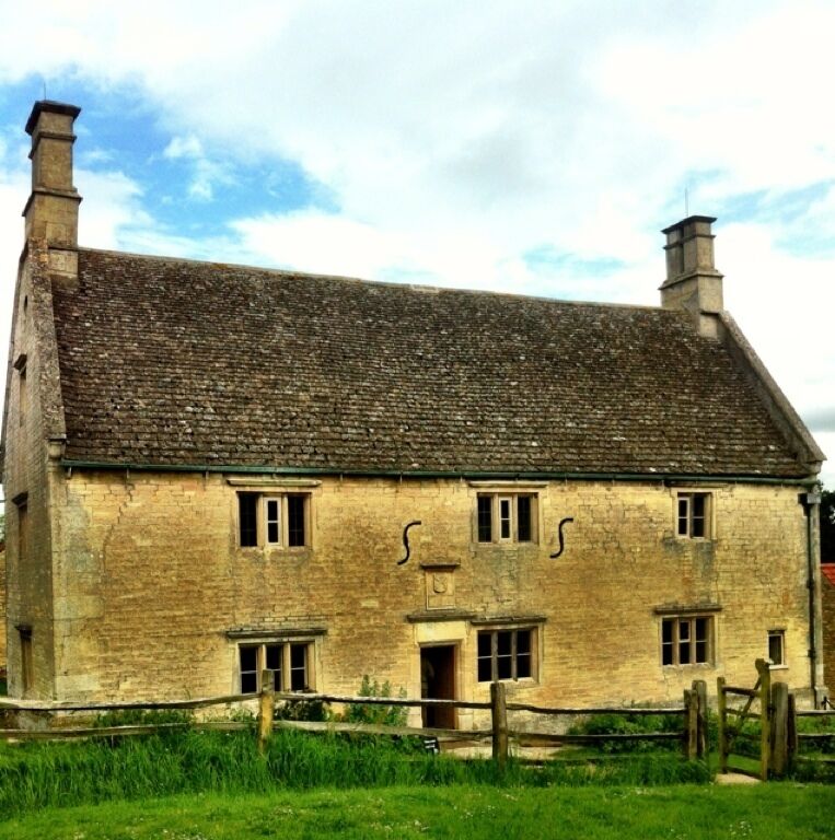 The birthplace of Sir Isaac Newton . #trover #iphoneography #localgem #architecture