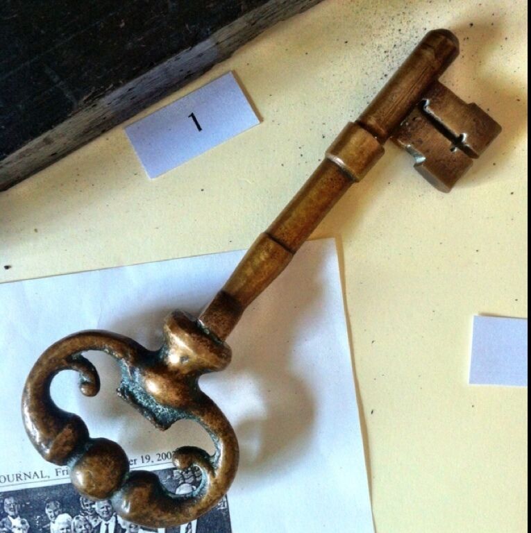 Isaac Newtons front door key ! #trover #WoolsthorpeNT