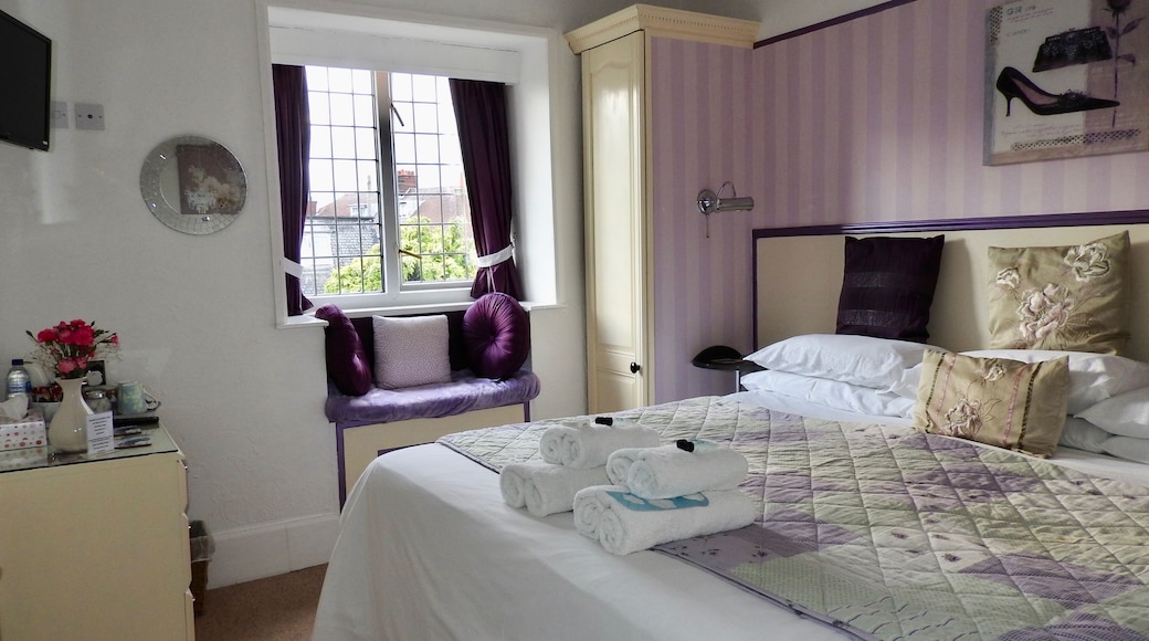 Bed & Breakfast
#TroveOnTuesday
#LikeALocal