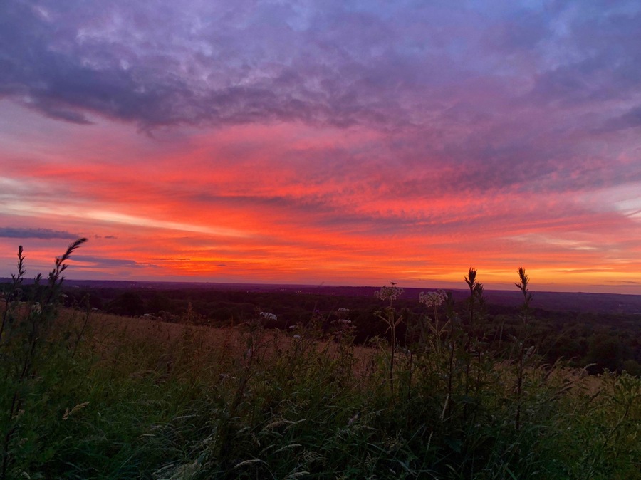 Home sweet home, sunset so pretty I had to pull over to admire it 🌅