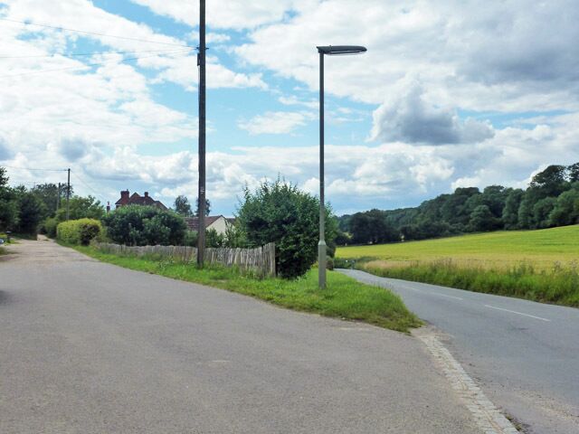 Acute junction, Puttenham