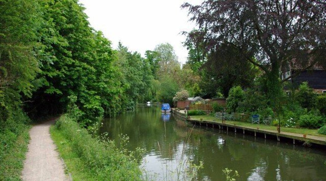 Stort at Roydon The Stort Navigation at Roydon looking upstream
