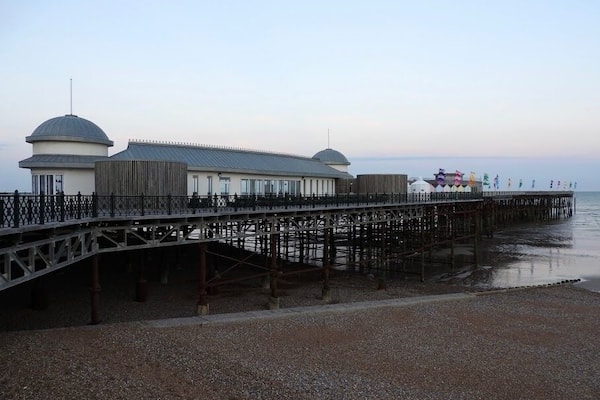 Hastings Pier was awarded National Piers Society's "Pier of the Year" award in 2017 - Hastings, England.
#OnTheRoad