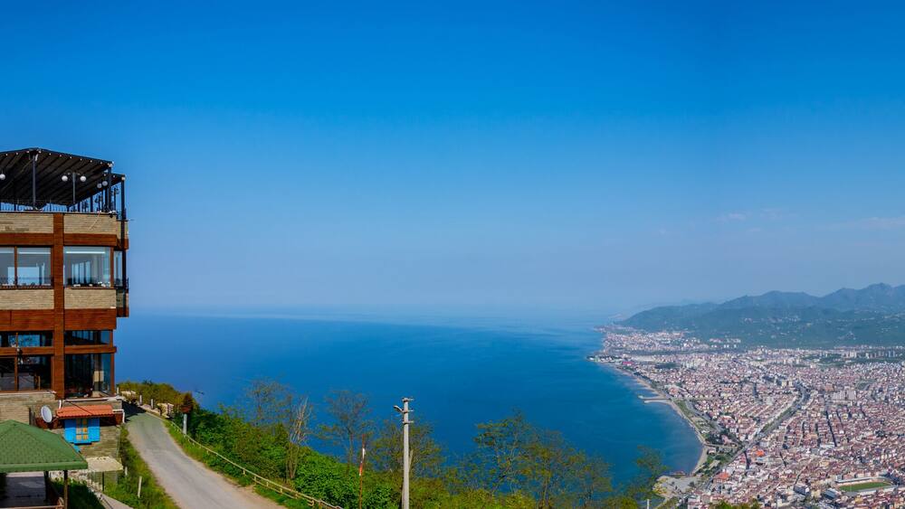 The cityscape of Ordu from the balcony of Boztepe