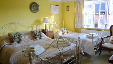 Bed & Breakfast
#TroveOnTuesday
#LikeALocal