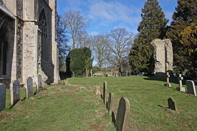 St Mary, Snettisham - Churchyard