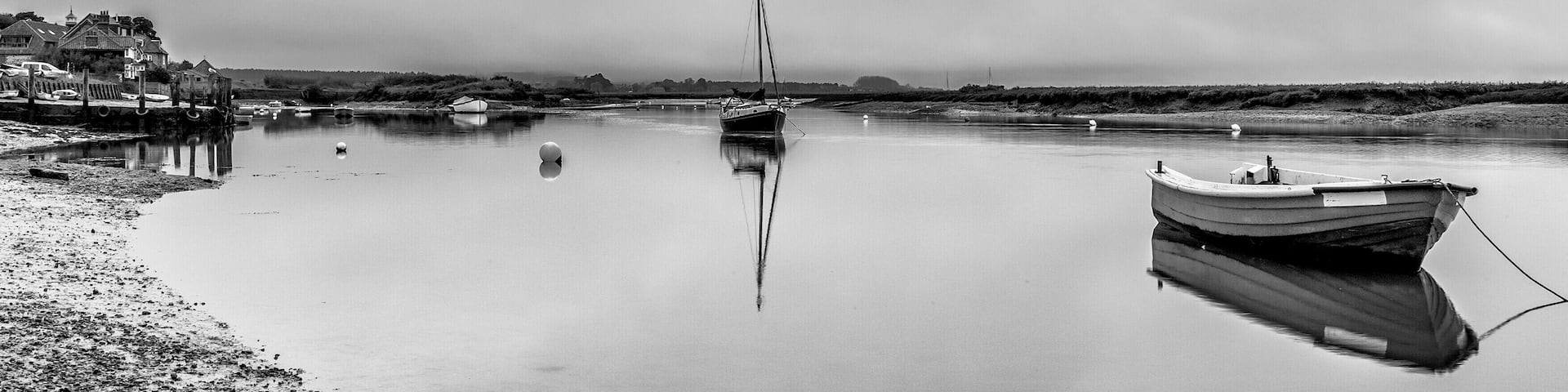 Great place to take the kids to go
paddling, also plenty of photo opportunities. Very quite.