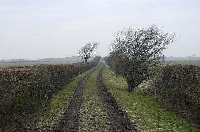 Track to Thursland Hill