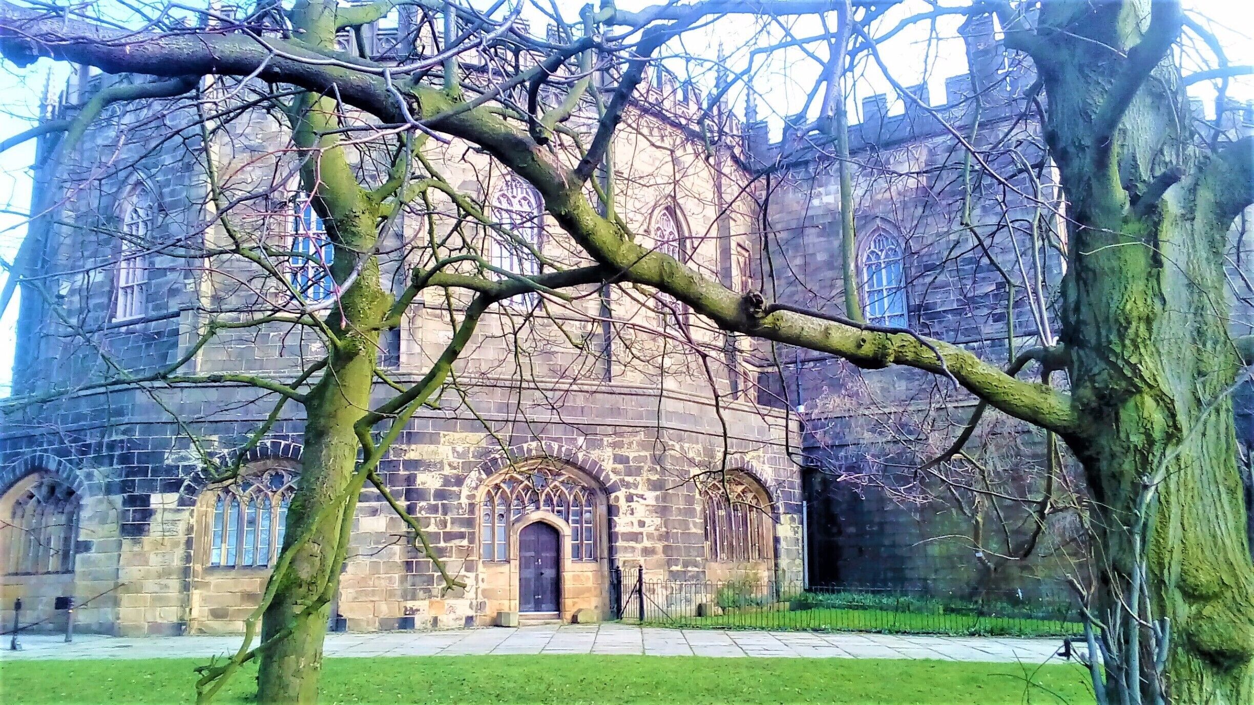 Wonderful historic building in Lancaster, U.K
#lifeatexpedia
#green
#troveon
#castle
#Architecture
#Stunningstructure