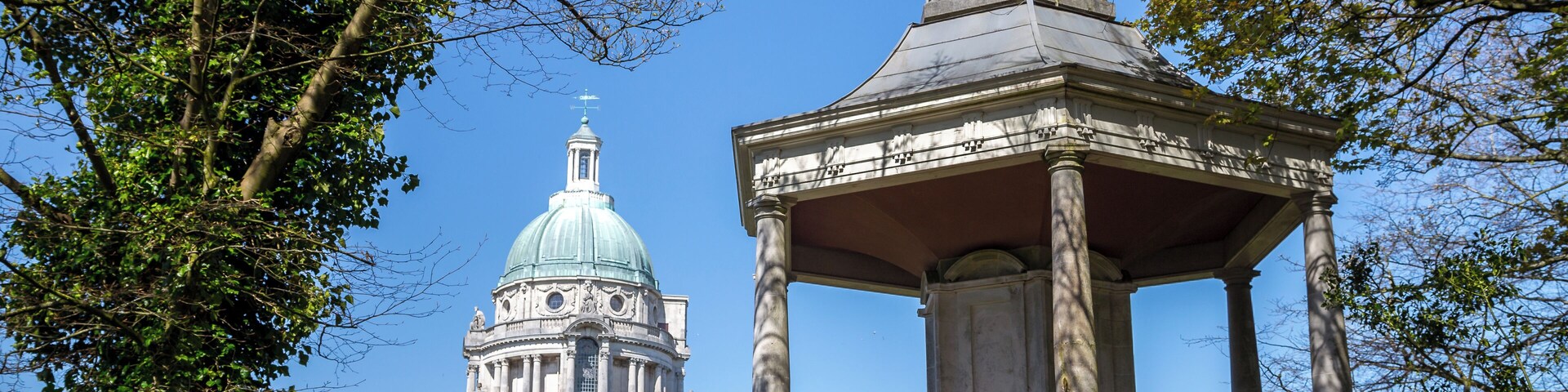 Temple Shelter Tower (foreground) Approximately 100 Metres South Of The Ashton Memorial (Background) Wikidata has entry Q26585842 with data related to this item.