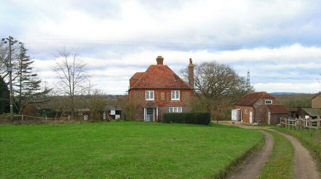 Upper Honeys Green Farm The footpath follows the track then turns right next to the barn.
