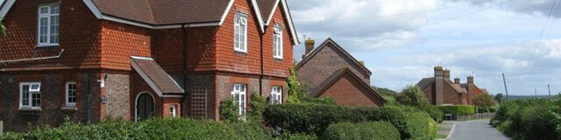 West Gote Cottages On Gote Lane and the only buildings on the lane until the construction of Sadlers Way housing estate in the 1980s completed the infilling of land bounded by the rural lanes to the south of Ringmer village.