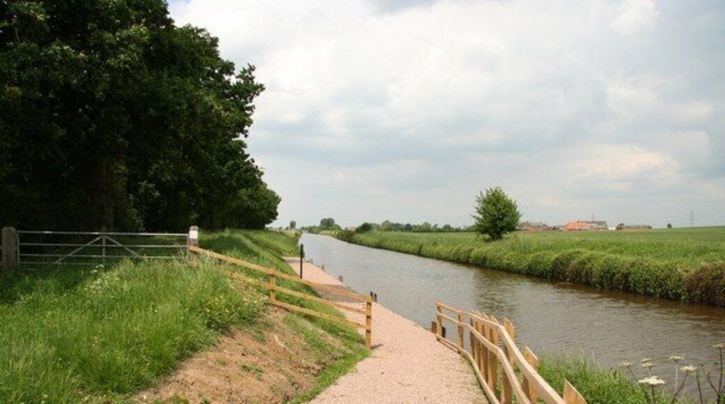 Angling for all Access to the bank of the Fosdyke for anglers with disbilities