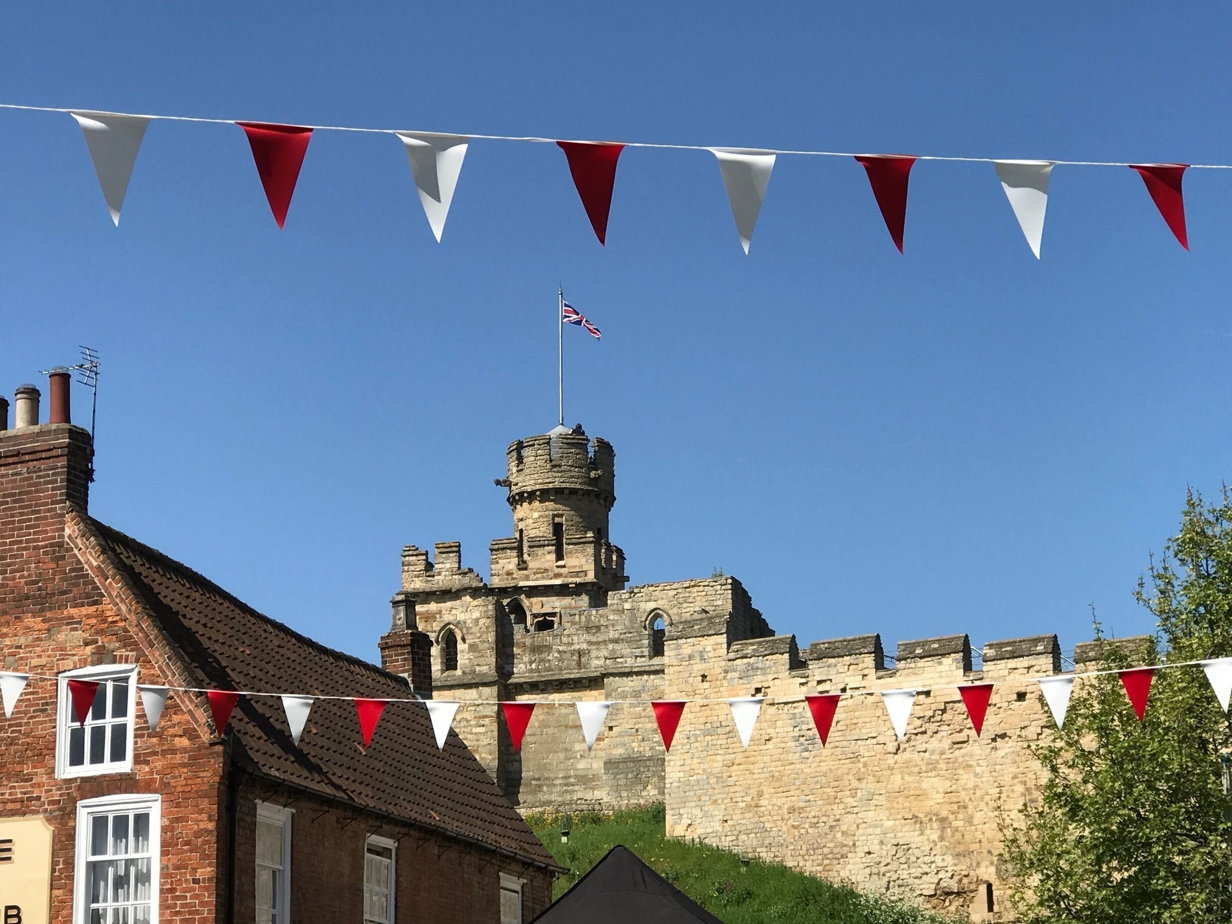 Celebrating the Royal wedding 🎉🎩 