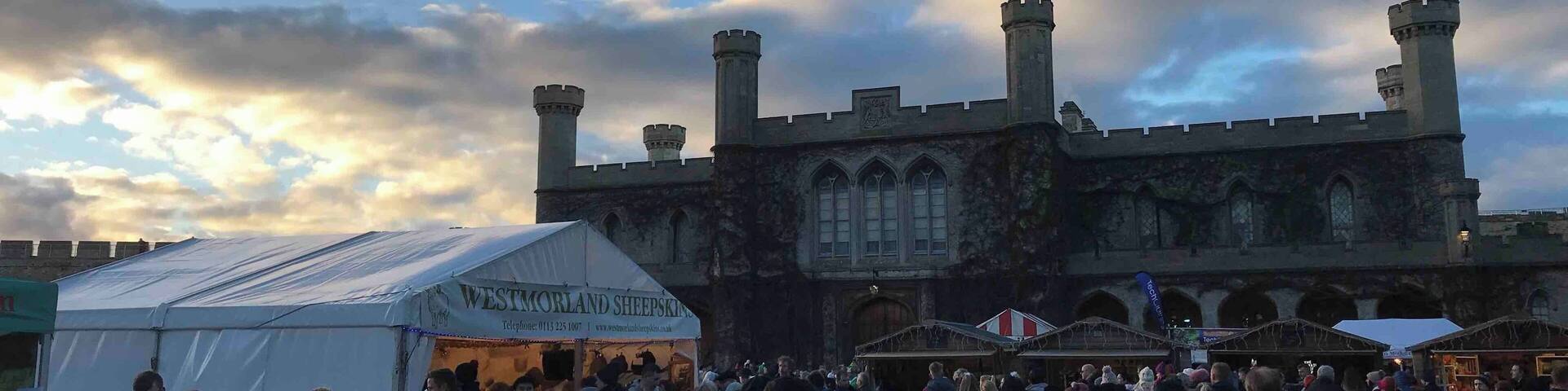Lincoln Christmas market inside the castle đ